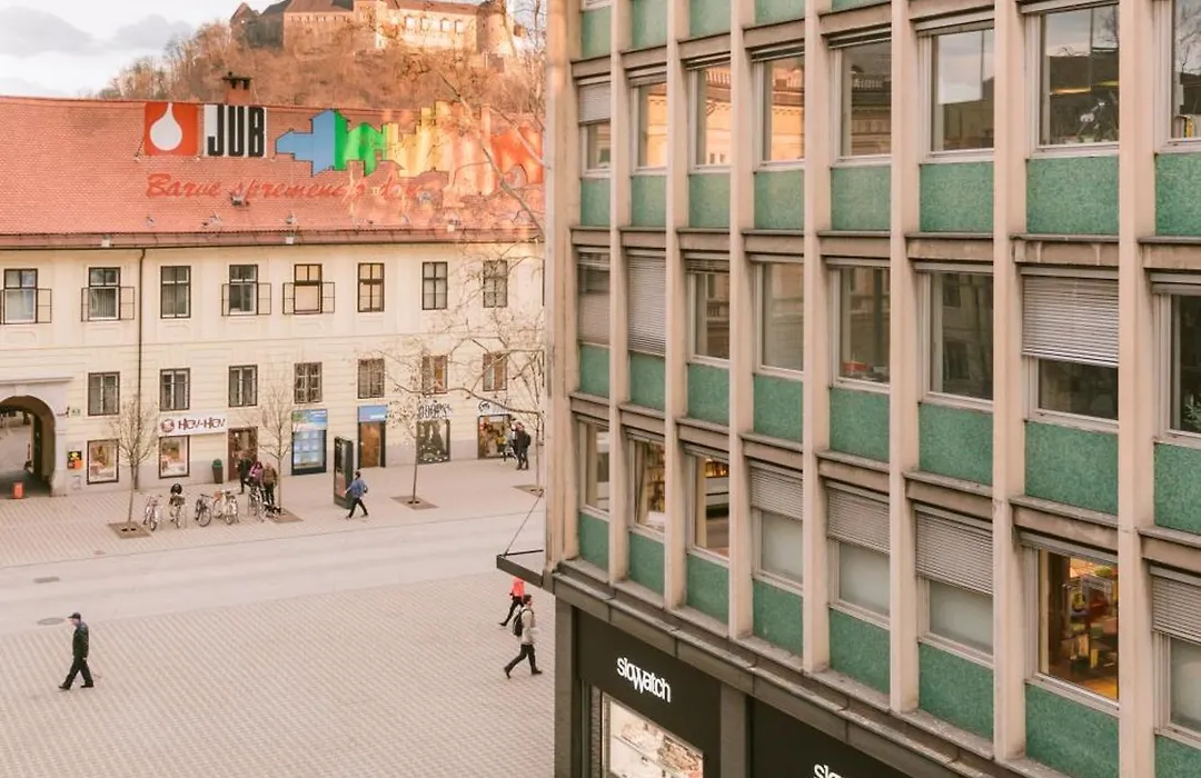 Fluxus Hostel-1